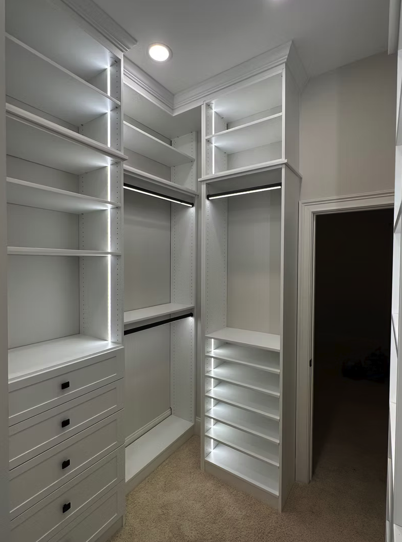Walk-in closet system